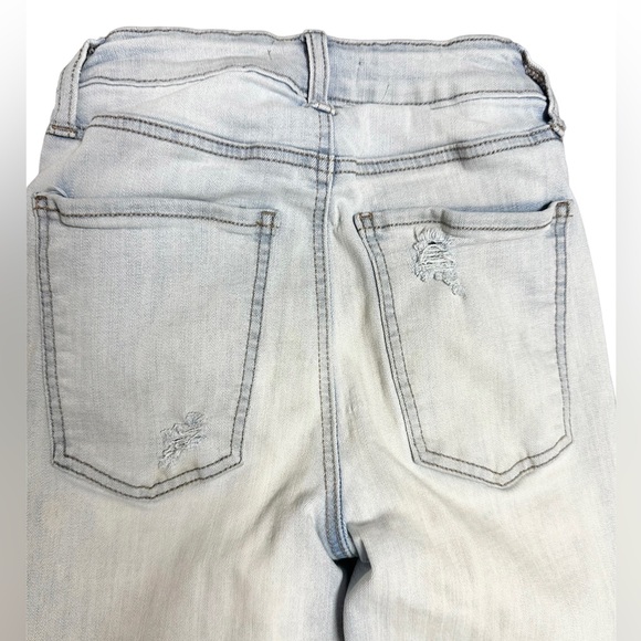 So ultimate curvy high rise jegging size 0. Light wash distressed jeans - Picture 4 of 7